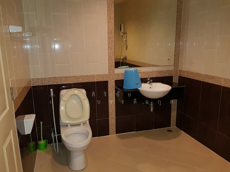 Baan Klangmuang Grand De Paris Ratchada, Bangkok, Pradit Manutham Road, Wang Thonglang, Wang Thonglang, Bangkok, 3 Bedrooms, 200 sqm, Townhouse For Rent, by Sirichai Anekbanluekul, 11539159 - DDproperty.com