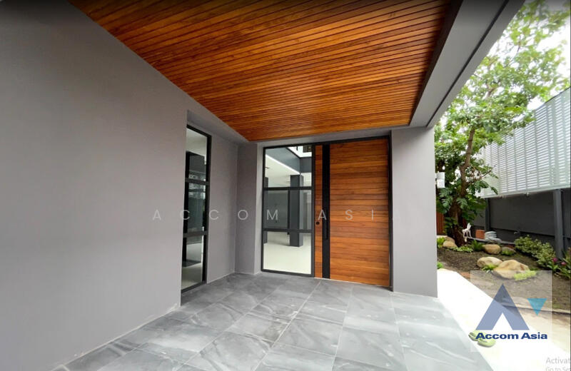 5 br house with pool. Sukhumvit Ekkamai Pridi26, Bangkok, Khlong Tan Nua, Watthana, Bangkok, 5 Bedrooms, 700 sqm, Single Detached House For Sale, by Accom Asia, 11539577 - DDproperty.com