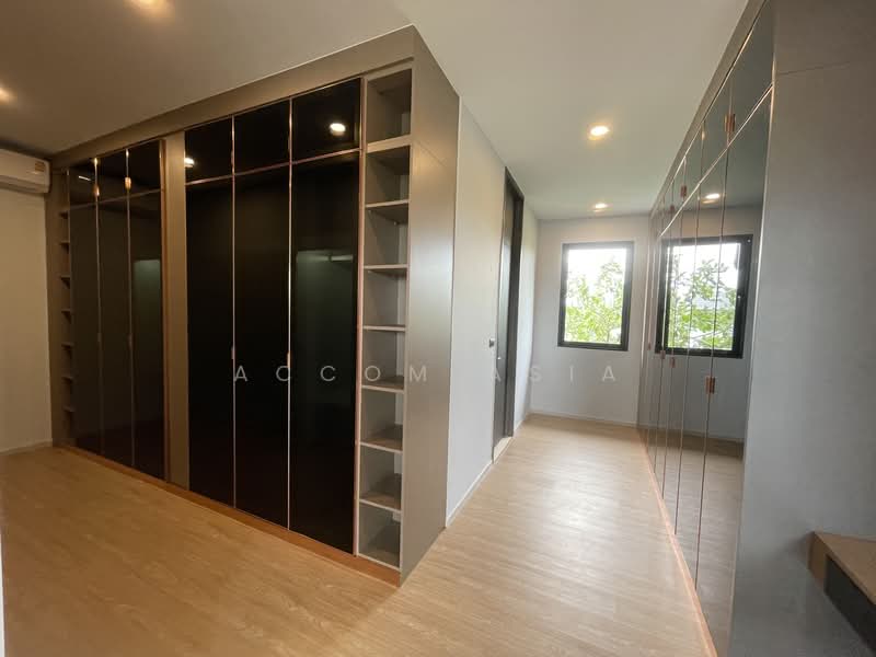 5 br house with pool. Sukhumvit Ekkamai Pridi26, Bangkok, Khlong Tan Nua, Watthana, Bangkok, 5 Bedrooms, 700 sqm, Single Detached House For Sale, by Accom Asia, 11539577 - DDproperty.com