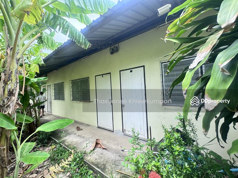 For Sale - Land for sale, factory, warehouse, area 8 rai 2 ngan, next to the road, near Ban Phaeo Hospital., Samut Sakhon