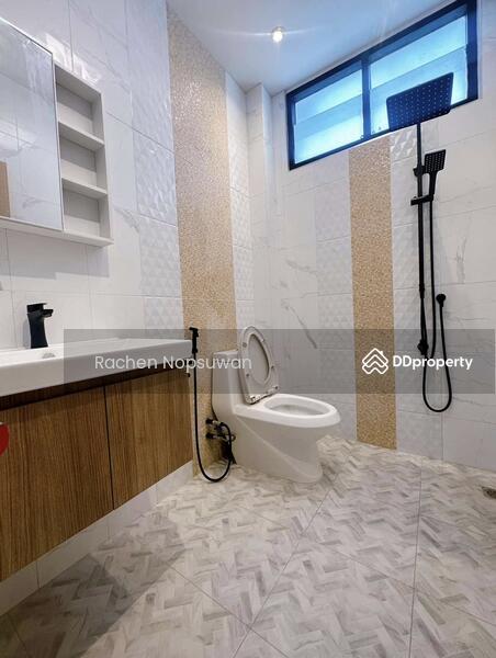 ขาย - ขาย!! บ้านเดี่ยว 2 ชั้น หลังมุม รีโนเวทใหม่ทำอย่างดี ใจกลางเมืองสงขลา, สงขลา