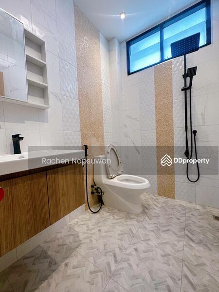 ขาย - ขาย!! บ้านเดี่ยว 2 ชั้น หลังมุม รีโนเวทใหม่ทำอย่างดี ใจกลางเมืองสงขลา, สงขลา