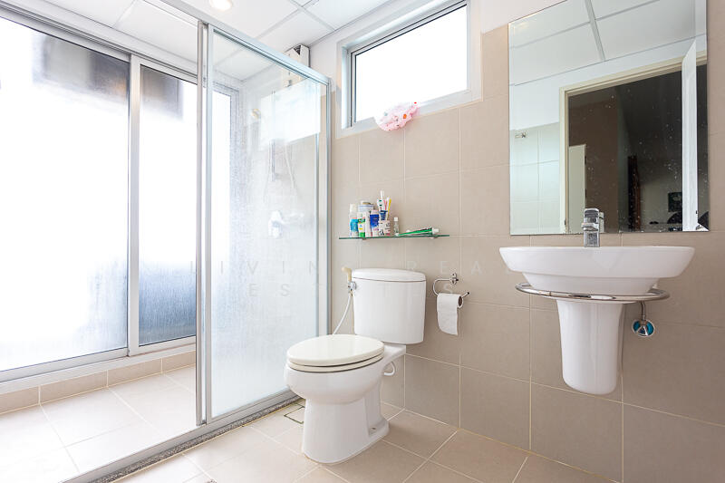 Supalai Park Ekkamai-Thonglor, Bangkok, Petchaburi Road, Bang Kapi, Huai Khwang, Bangkok, 2 Bedrooms, 70 sqm, Condo For Sale, by Living Real Estates, 11541195 - DDproperty.com