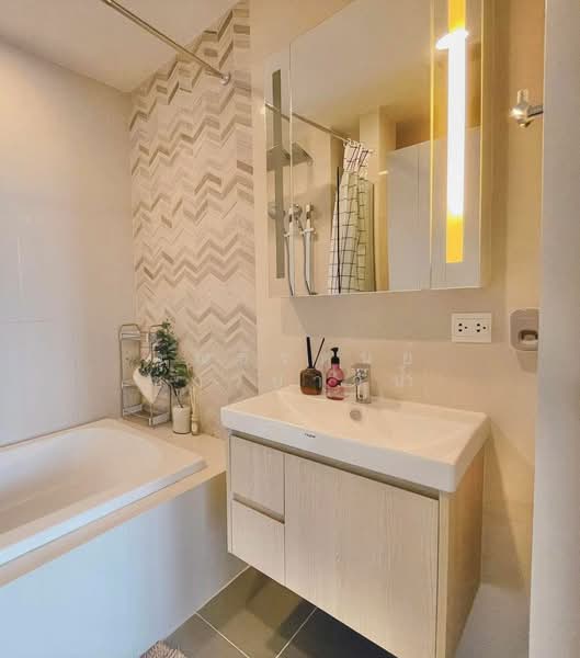 Oka Haus Sukhumvit 36, Bangkok, 3399 Rama 4 Road, Khong Tan, Khlong Toei, Bangkok, 1 Bedroom, 35 sqm, Condo For Sale, by ธีรดนย์ ชาวปากน้ำ, 11542313 - DDproperty.com