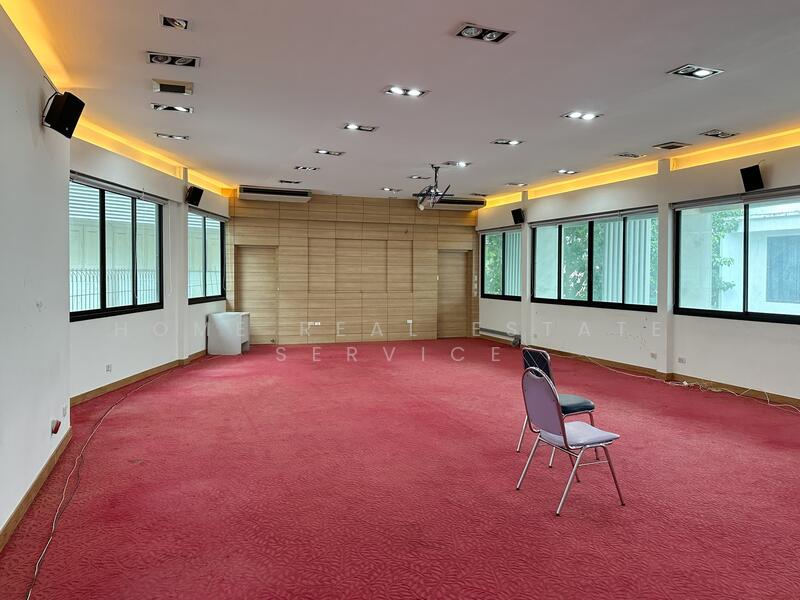 อาคารพาณิชย์ 3 ชั้น 4 คูหา ใกล้ BTS เอกมัย, Bangkok, Phra Kanong Nua, Watthana, Bangkok, , 566 sqm, Shophouse For Sale, by HOME Real Estate Service, 11542778 - DDproperty.com