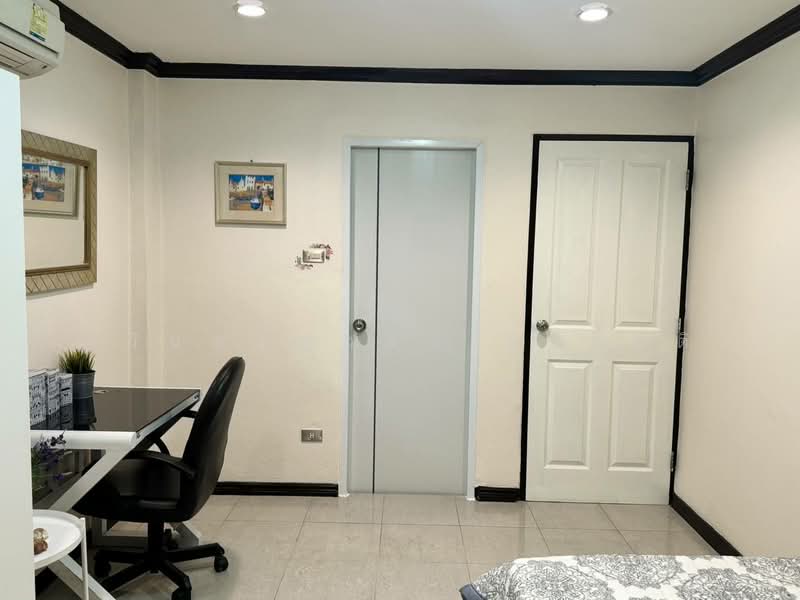Royal Nakharin Villa OnNut 46, Bangkok, Nong Bon, Prawet, Bangkok, 5 Bedrooms, 350 sqm, Townhouse For Rent, by ปรินทร์ญาดา ชิณโชติ, 11543408 - DDproperty.com