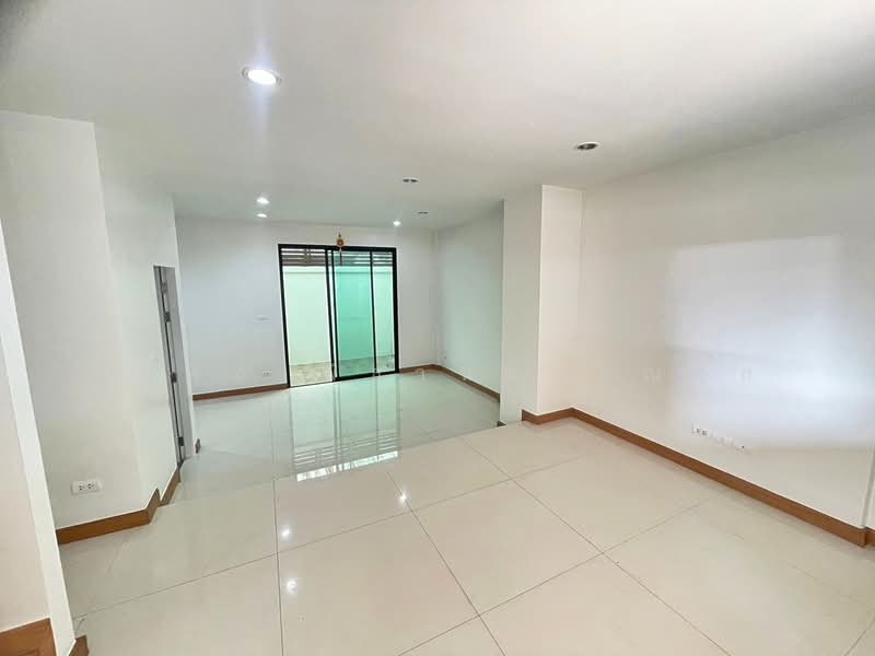 Sarin Wiz Sukhumvit 107, Samut Prakan, Sukhumvit 107 Road, Samrong Nua, Muang Samut Prakarn, Samut Prakan, 3 Bedrooms, 175 sqm, Townhouse For Rent, by นวพล พิธานวรรณกุล, 11544541 - DDproperty.com