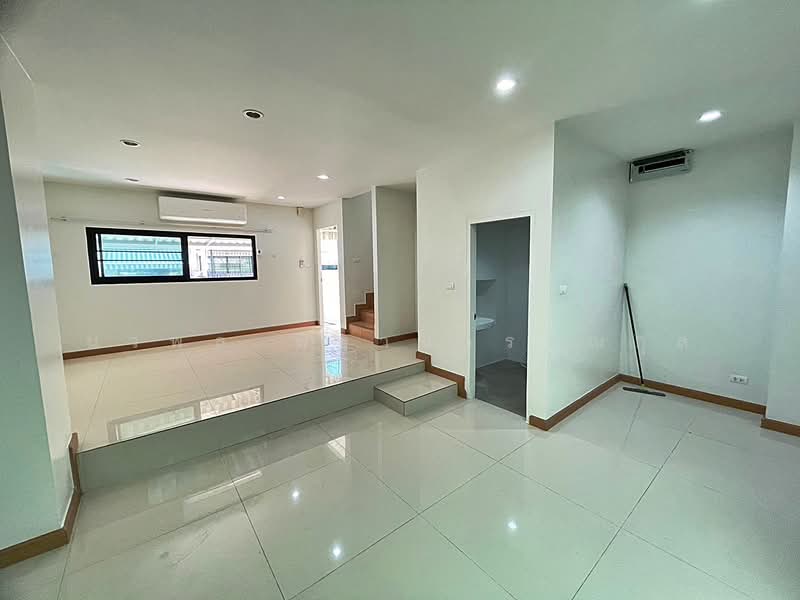 Sarin Wiz Sukhumvit 107, Samut Prakan, Sukhumvit 107 Road, Samrong Nua, Muang Samut Prakarn, Samut Prakan, 3 Bedrooms, 175 sqm, Townhouse For Rent, by นวพล พิธานวรรณกุล, 11544541 - DDproperty.com
