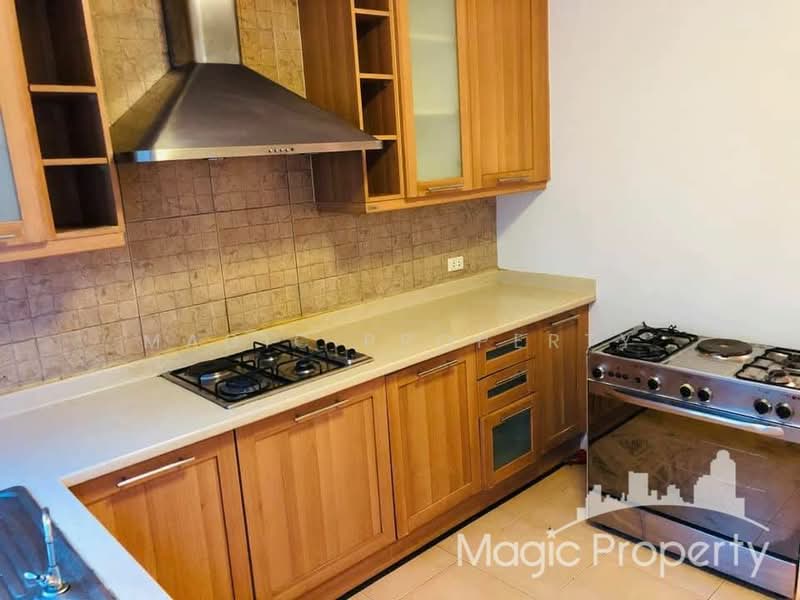 Baan Klang Krung Thonglor, Bangkok, 55 Soi Sukhumvit 55, Khlong Tan Nua, Watthana, Bangkok, 4 Bedrooms, 400 sqm, Townhouse For Rent, by Magic Property, 11545451 - DDproperty.com