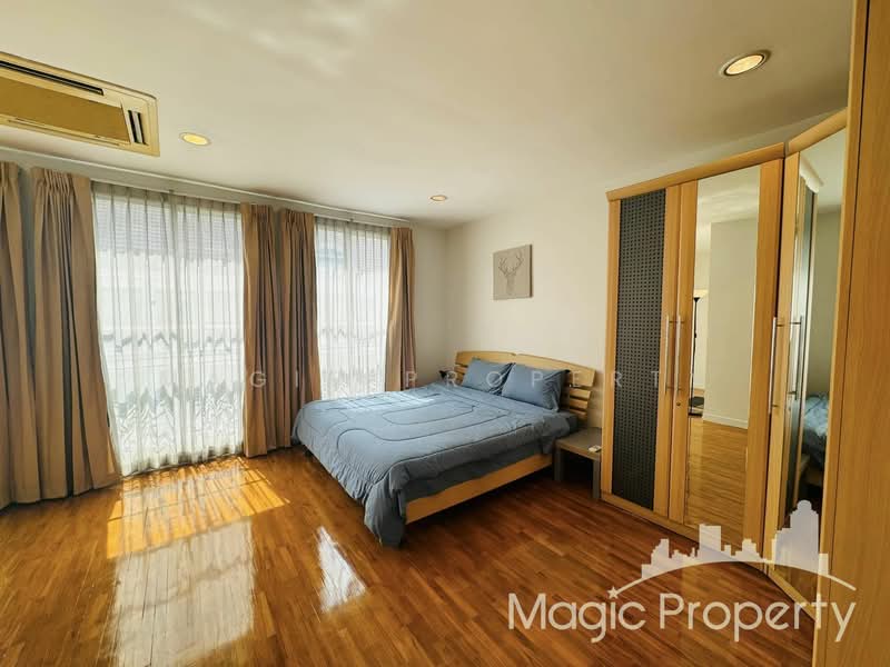 Baan Klang Krung Thonglor, Bangkok, 55 Soi Sukhumvit 55, Khlong Tan Nua, Watthana, Bangkok, 4 Bedrooms, 400 sqm, Townhouse For Rent, by Magic Property, 11545451 - DDproperty.com