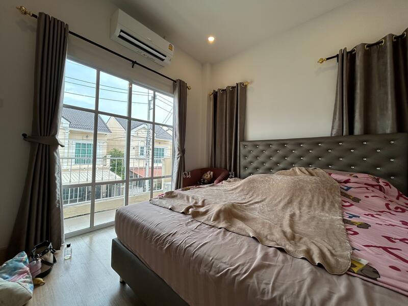 บ้านแฝด สไตล์อังกฤษ ไม่มีเสาไฟฟ้าหน้าบ้าน !!!ขายบ้านแฝดหมู่บ้าน ดิญ่า วิลเลจ ชลบุรี, Chon Buri (Pattaya), Ban Suan, Muang Chon Buri, Chon Buri (Pattaya), 4 Bedrooms, 158 sqm, Single Detached House For Sale, by คุณหมู, 11546031 - DDproperty.com