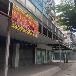 ขาย - 44008 – ขายที่ดินพร้อมอาคาร ติดถนนพหลโยธิน ใกล้ BTS พหลโยธิน 59 เนื้อที่ 302 ตารางวา, กรุงเทพ