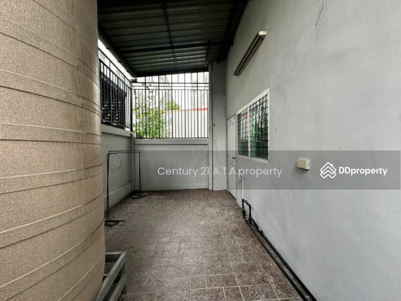 For Sale - Commercial building, modern style, Sriracha Tiger Zoo, Chon Buri