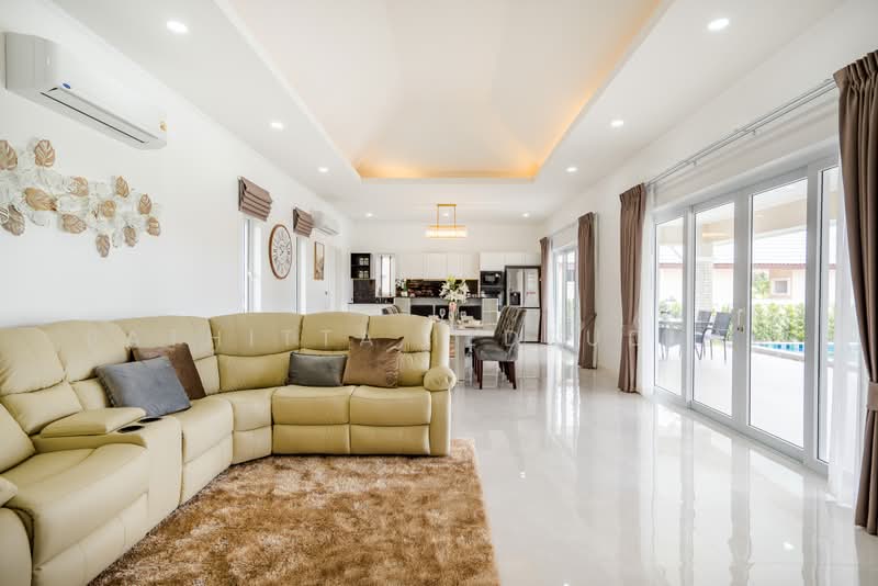 Hua Hin, Prachuap Khiri Khan, Thap Tai, Hua Hin, Prachuap Khiri Khan, 3 Bedrooms, 270 sqm, Single Detached House For Sale, by Pathitta Iedsudrak, 11548995 - DDproperty.com