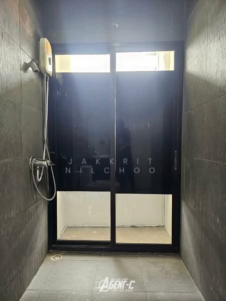 Areeya Mova Kaset-Nawamintr, Bangkok, Soi Moobaan Areeya Mowa, Chorake Bua, Lat Phrao, Bangkok, 3 Bedrooms, 190 sqm, Townhouse For Sale, by Jakkrit Nilchoo, 11550106 - DDproperty.com