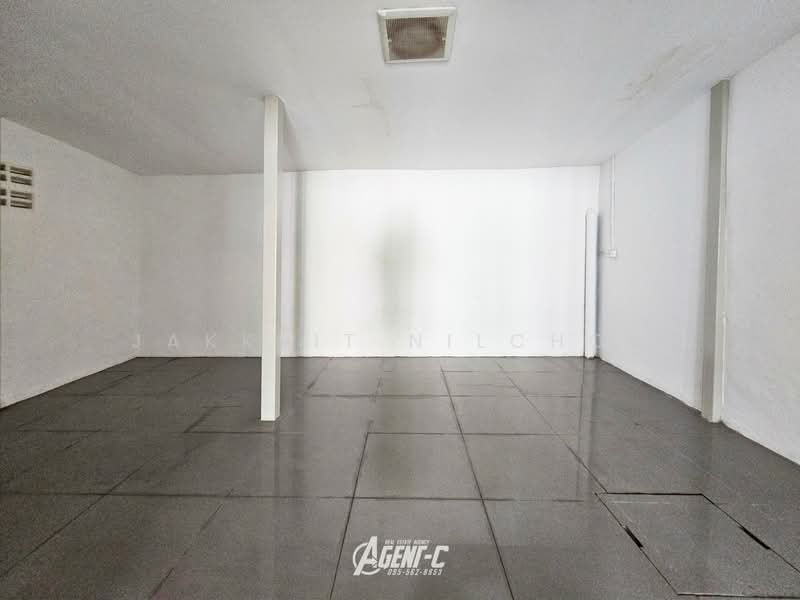 Areeya Mova Kaset-Nawamintr, Bangkok, Soi Moobaan Areeya Mowa, Chorake Bua, Lat Phrao, Bangkok, 3 Bedrooms, 190 sqm, Townhouse For Sale, by Jakkrit Nilchoo, 11550106 - DDproperty.com