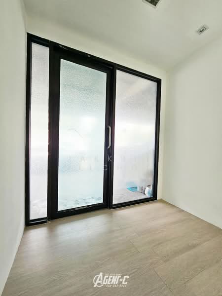 Areeya Mova Kaset-Nawamintr, Bangkok, Soi Moobaan Areeya Mowa, Chorake Bua, Lat Phrao, Bangkok, 3 Bedrooms, 190 sqm, Townhouse For Sale, by Jakkrit Nilchoo, 11550106 - DDproperty.com