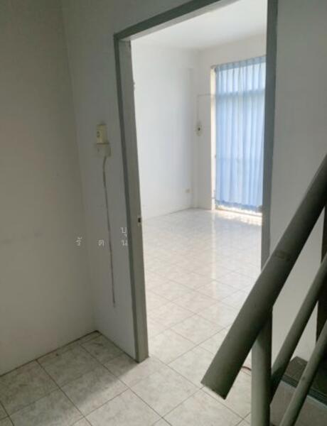 ให้เช่า - ทำเลรามคำแหง 104 ให้เช่าอาคารพาณิชย์ 3 ชั้น มีดาดฟ้า สภาพดี เช่าถูก พร้อมอยู่ ใกล้ถนนใหญ่รามคำแหง, กรุงเทพ