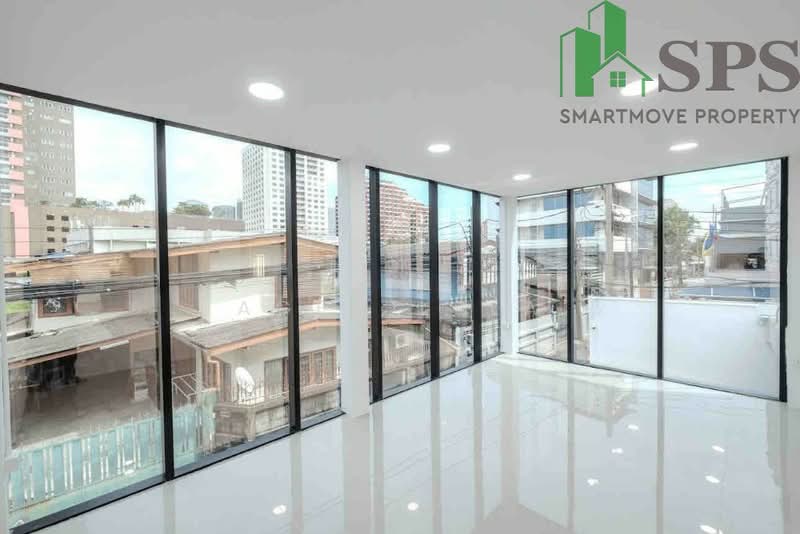 ให้เช่า - Warehouse and office for rent, located at Sanphawut Road (SPSAM1998), กรุงเทพ