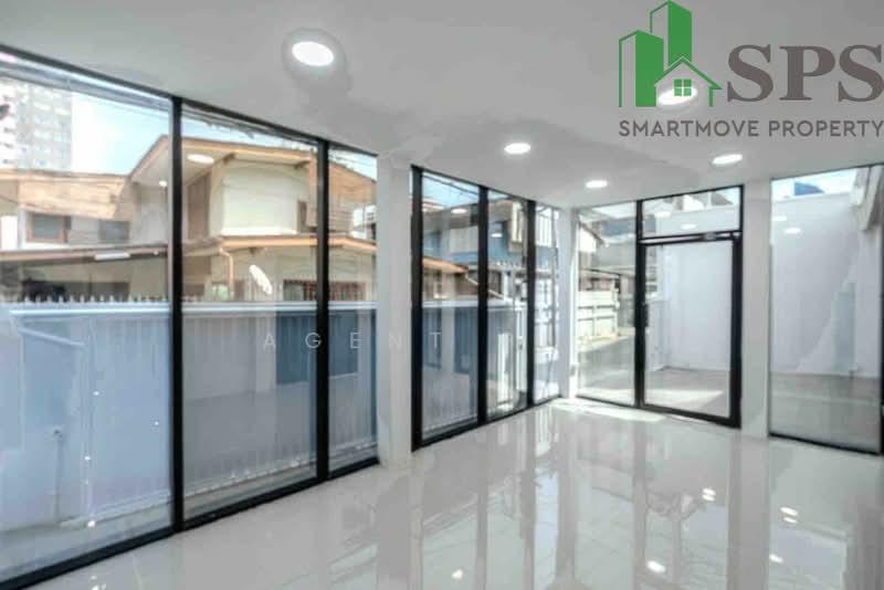 Warehouse and office for rent, located at Sanphawut Road (SPSAM1998), Bangkok, Bang Na, Bang Na, Bangkok, , 350 sqm, Warehouse/Factory For Rent, by Agent Pla, 11551719 - DDproperty.com