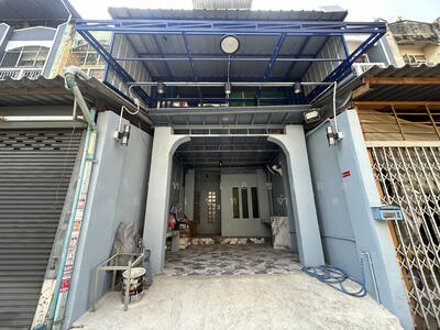 ขาย - อาคารพาณิชย์ 3.5 ชั้น ซอย เอกชัย 66/1 ขายตามสภาพ, กรุงเทพ