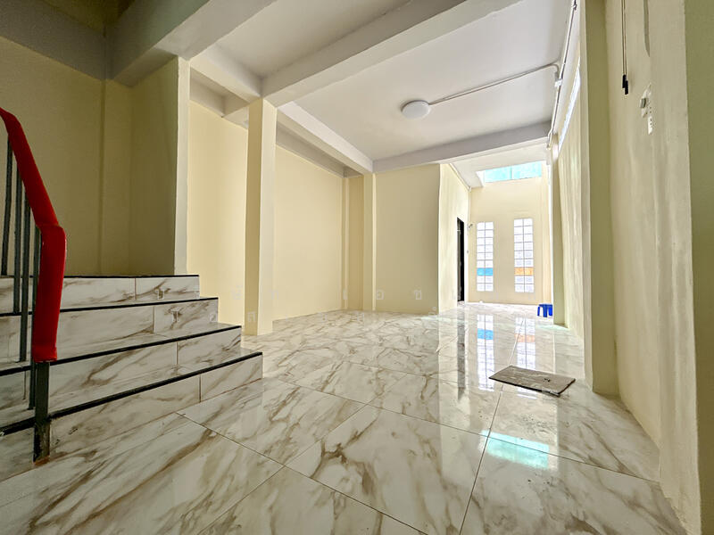 For Sale - อาคารพาณิชย์ 3.5 ชั้น ซอย เอกชัย 66/1 ขายตามสภาพ, Bangkok