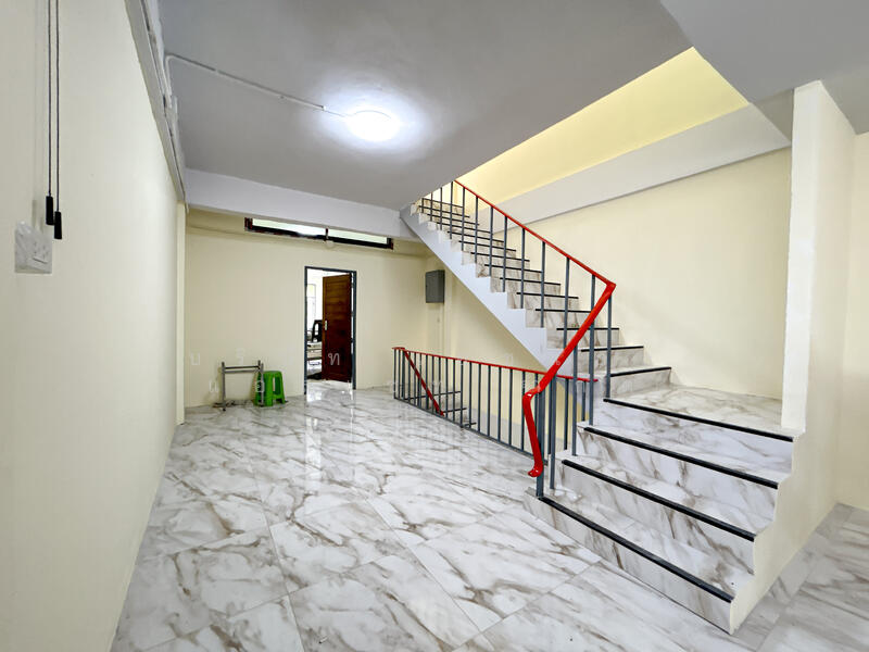 ขาย - อาคารพาณิชย์ 3.5 ชั้น ซอย เอกชัย 66/1 ขายตามสภาพ, กรุงเทพ