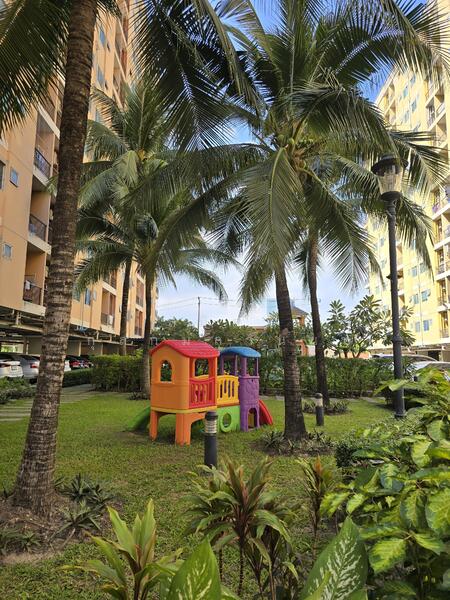 พื้นที่สวน เครื่องเล่นเด็กเล็ก