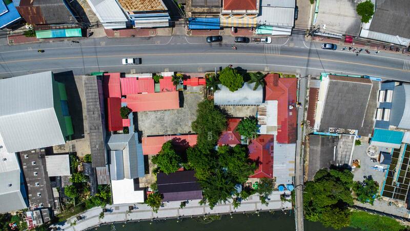 ขาย - ขายที่ดินพร้อมอาคาร ริมน้ำ ตัวเมืองนครปฐม ถนนสวนตะไคร้ ขนาด 376 ตร.วา พื้นที่ใช้สอย ~1,500 ตร.ม., นครปฐม