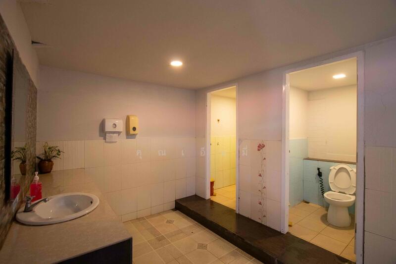 For Sale - ขายที่ดินพร้อมอาคาร ริมน้ำ ตัวเมืองนครปฐม ถนนสวนตะไคร้ ขนาด 376 ตร.วา พื้นที่ใช้สอย ~1,500 ตร.ม., Nakhon Pathom