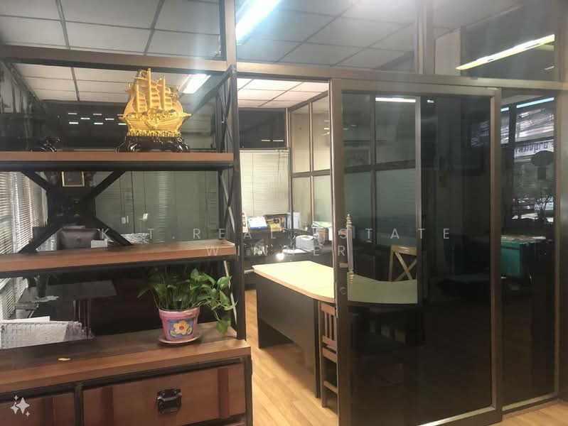Building 6 adjacent units, good location, corner, on Sukhumvit Road 113, guaranteed to have tenants, Samut Prakan, ด่านสำโรง, Samrong Nua, Muang Samut Prakarn, Samut Prakan, , 864 sqm, Shophouse For Sale, by K.T.Real Estate Winner, 11553595 - DDproperty.com