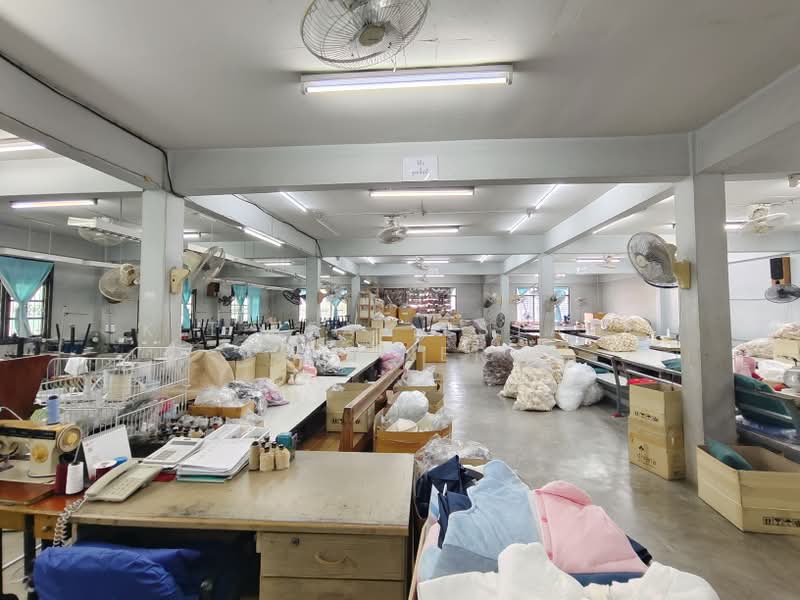 Building 6 adjacent units, good location, corner, on Sukhumvit Road 113, guaranteed to have tenants, Samut Prakan, ด่านสำโรง, Samrong Nua, Muang Samut Prakarn, Samut Prakan, , 864 sqm, Shophouse For Sale, by K.T.Real Estate Winner, 11553595 - DDproperty.com