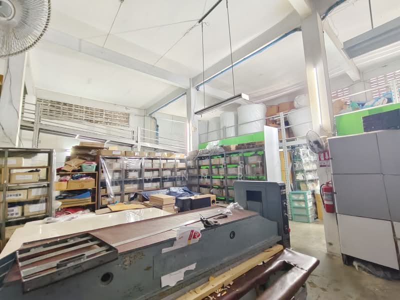 Building 6 adjacent units, good location, corner, on Sukhumvit Road 113, guaranteed to have tenants, Samut Prakan, ด่านสำโรง, Samrong Nua, Muang Samut Prakarn, Samut Prakan, , 864 sqm, Shophouse For Sale, by K.T.Real Estate Winner, 11553595 - DDproperty.com