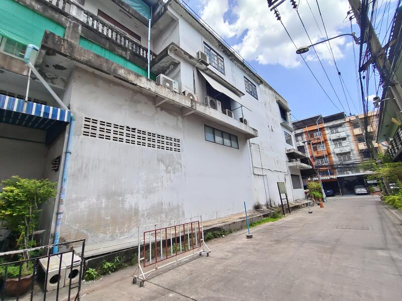 อาคาร 6 คูหาติดกัน ทำเลดี หัวมุม ติดถนนสุขุมวิท 113 การันตรีมีผู้เช่าทันที! ค่าเช่ากว่าแสนบาท!!, สมุทรปราการ, ด่านสำโรง, สำโรงเหนือ, เมืองสมุทรปราการ, สมุทรปราการ, 864 ตร.ม., ตึกแถว-อาคารพาณิชย์ ขาย, โดย K.T.Real Estate Winner, 11553595 - DDproperty.com