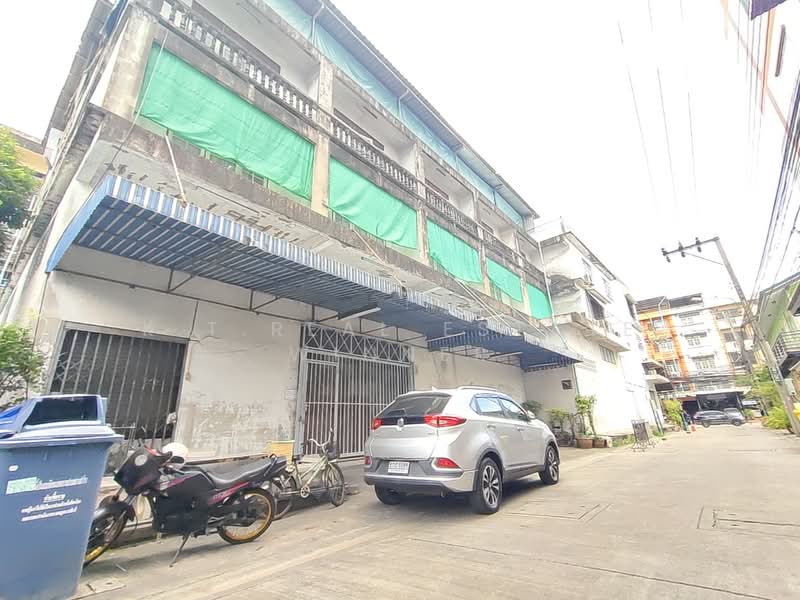 Building 6 adjacent units, good location, corner, on Sukhumvit Road 113, guaranteed to have tenants, Samut Prakan, ด่านสำโรง, Samrong Nua, Muang Samut Prakarn, Samut Prakan, , 864 sqm, Shophouse For Sale, by K.T.Real Estate Winner, 11553595 - DDproperty.com