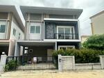 หมู่บ้านโกลเด้น, นนทบุรี