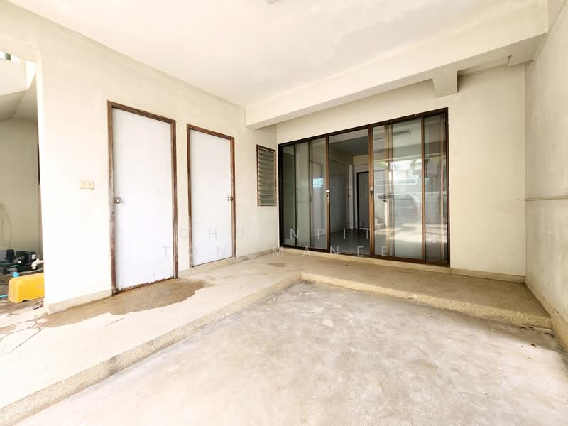 Newly Fully RENOVATED stunning 4 floor Beach townhome READY TO MOVE IN, price 11.49 Million Baht, Prachuap Khiri Khan, Hua Hin, Prachuap Khiri Khan, 3 Bedrooms, 222 sqm, Townhouse For Sale, by Chuanpit Tongmanee, 11555790 - DDproperty.com