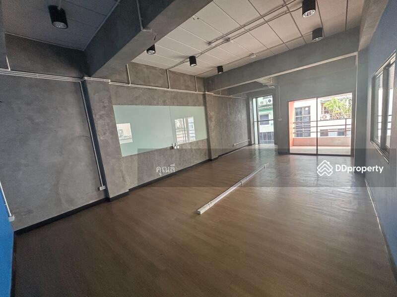 For Rent - ใจกลางย่านเลียบด่วนฯ ! ให้เช่าออฟฟิศ 5 ชั้น,ซอยนวลจันทร์​ 31 (10 ม. ถึง ถนนใหญ่) 32 ตร.ว, 4 จอด, Bangkok