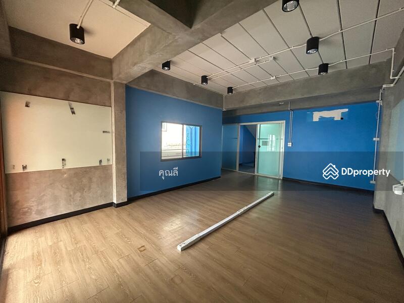 For Rent - ใจกลางย่านเลียบด่วนฯ ! ให้เช่าออฟฟิศ 5 ชั้น,ซอยนวลจันทร์​ 31 (10 ม. ถึง ถนนใหญ่) 32 ตร.ว, 4 จอด, Bangkok