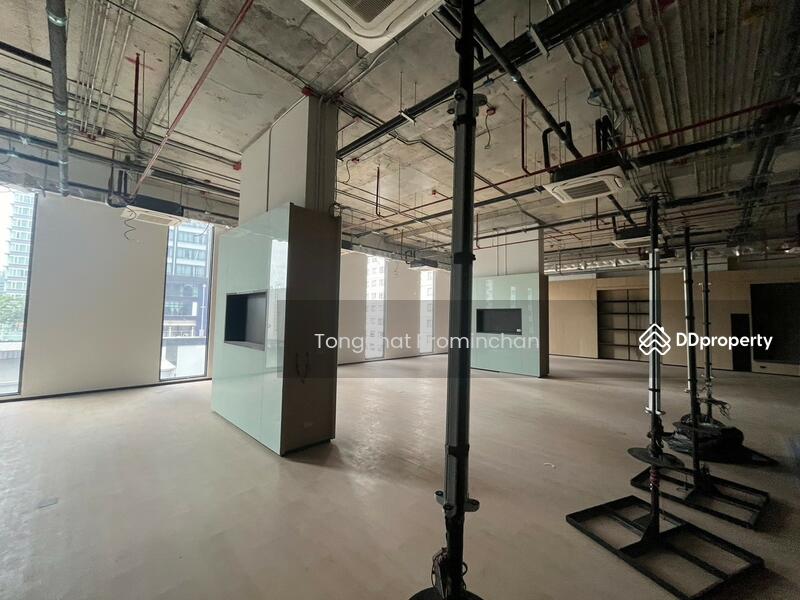 For Rent - พื้นที่ให้เช่า สุขุมวิท 24 : space for rent sukhumvit 24, Bangkok