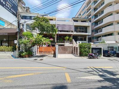 ขาย - ขาย ตึกแถว อาคารพาณิชย์ 4 ชั้น ตรงข้ามโรงพยาบาลสมิติเวช สุขุมวิท 49 เนื้อที่ 49 ตร.ว. 350 ตร.ม., กรุงเทพ