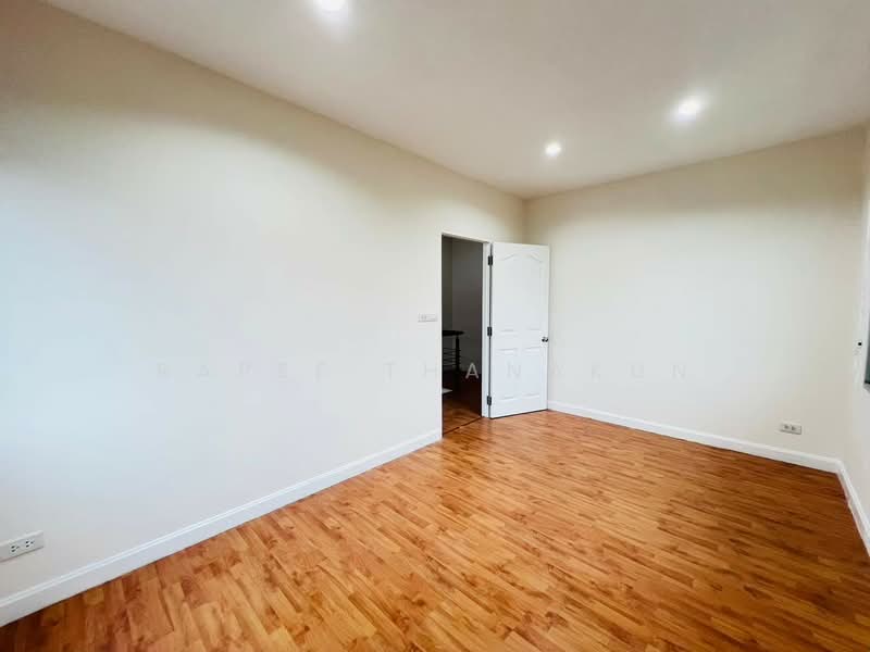 Vista Park Viphavadi, Bangkok, Soi Vista Park Village, Vibhavadi, Talat Bang Khen, Lak Si, Bangkok, 3 Bedrooms, 225 sqm, Townhouse For Sale, by Rapee Thanakun, 11562388 - DDproperty.com