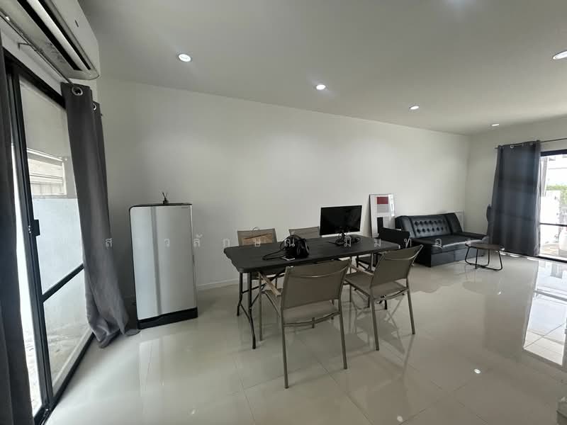 Patio Srinakarin-Rama 9, Bangkok, Krungthep Kreetha Road, Hua Mak, Bang Kapi, Bangkok, 4 Bedrooms, 180 sqm, Townhouse For Rent, by เสาวลักษณ์ มิ้มทอง, 11563455 - DDproperty.com
