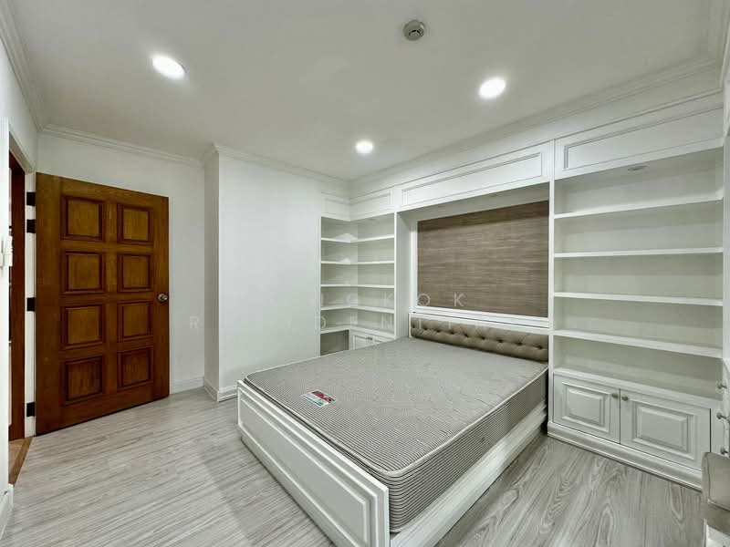 Fifty Fifth Tower, Bangkok, 84 Soi Sukhumvit 55, Sukhumvit Road, Khlong Tan Nua, Watthana, Bangkok, 3 Bedrooms, 200 sqm, Condo For Rent, by Bangkok Residential, 11564665 - DDproperty.com