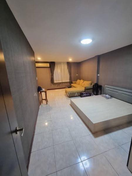 ทาวน์โฮม 4ห้องนอน สุทธิสาร ห้วยขวาง รัชดาภิเษก, Bangkok, สุทธิสาร, Samsen Nok, Huai Khwang, Bangkok, 4 Bedrooms, 300 sqm, Townhouse For Rent, by Achiwara Panusan, 11567413 - DDproperty.com