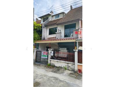 ขาย - ขาย ทาวน์เฮ้าส​์ 2 ชั้น ซอย แข็งขัน พหลโยธิน 64 ใกล้ แยก คปอ ขายถูก เพียง 1.2 ล้าน รับสัญญารีโนเวท, ปทุมธานี