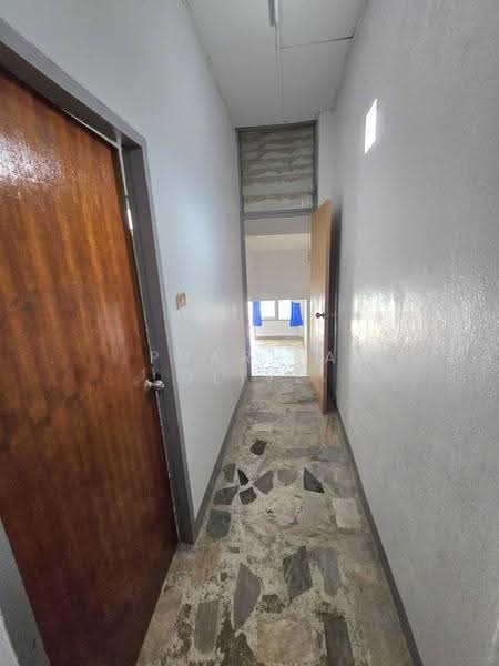 Townhouse for sale! Walkable to Prc ,Dara School, Chiang Mai, Wat Khet, Muang Chiang Mai, Chiang Mai, 4 Bedrooms, 200 sqm, Townhouse For Sale, by Pharita Chaimanee, 11568117 - DDproperty.com