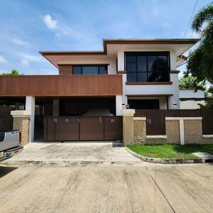 ขาย - Vararom Premium Watcharapol-Chatu Chot : วรารมย์ พรีเมี่ยม วัชรพล-จตุโชติ, กรุงเทพ