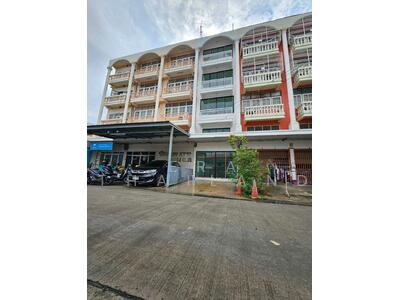 ขาย - ขายอาคารพาณิชย์ 4.5 ชั้น 21.3 ตรว ใกล้ BTS ลาดพร้าว, กรุงเทพ