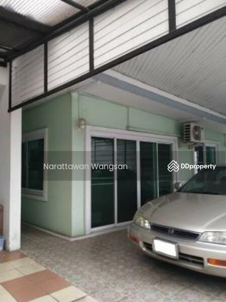 ขาย - 3-Br Townhouse in Lat Phrao, กรุงเทพ